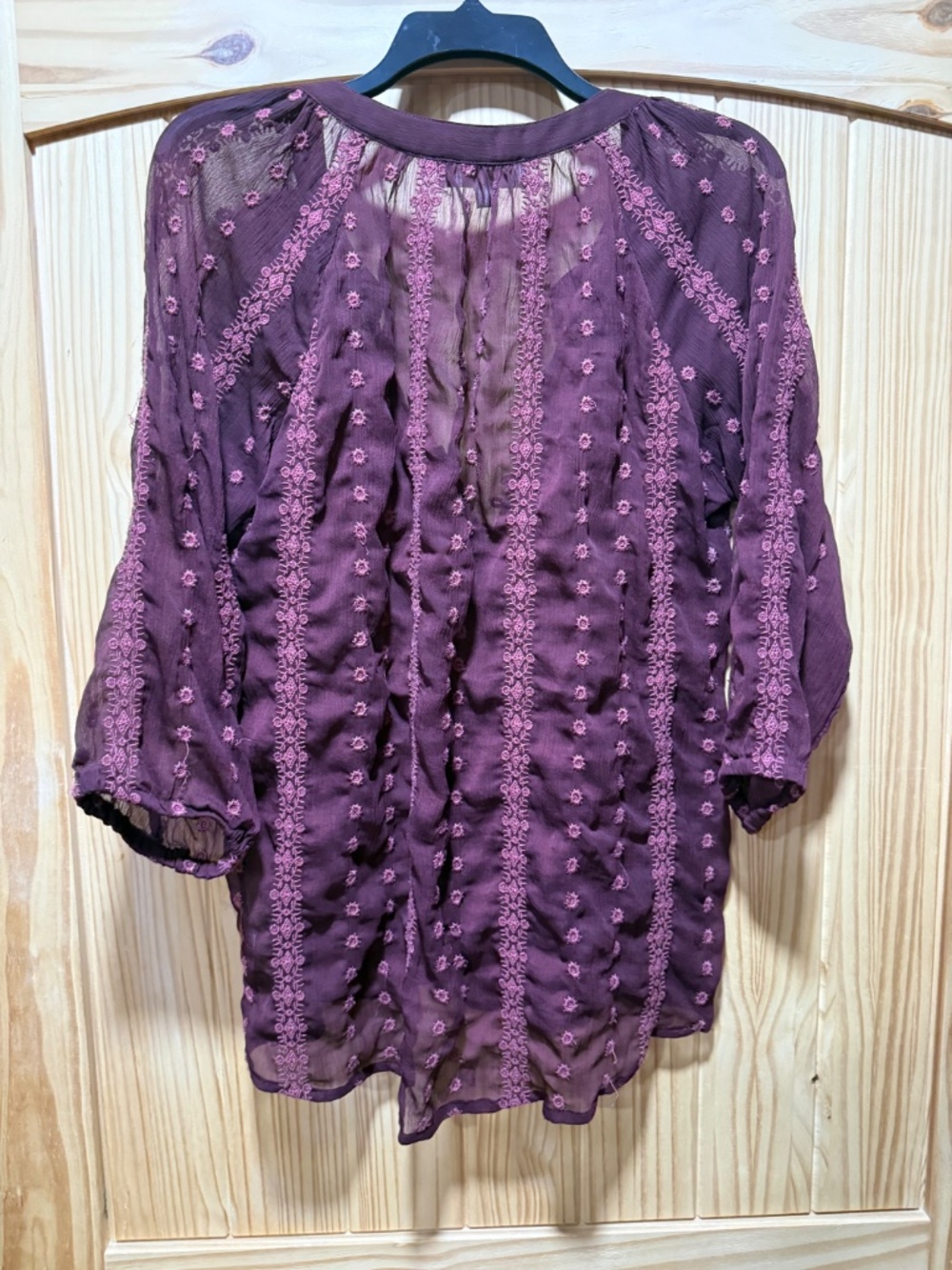 Olive & Oak embroidered shirt sleeve flowy top - Picture 6 of 6